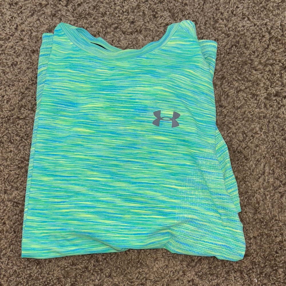 Multiple Shirts Under Armour drifit & 2 Nike Dri Fit shirt 
All are larges